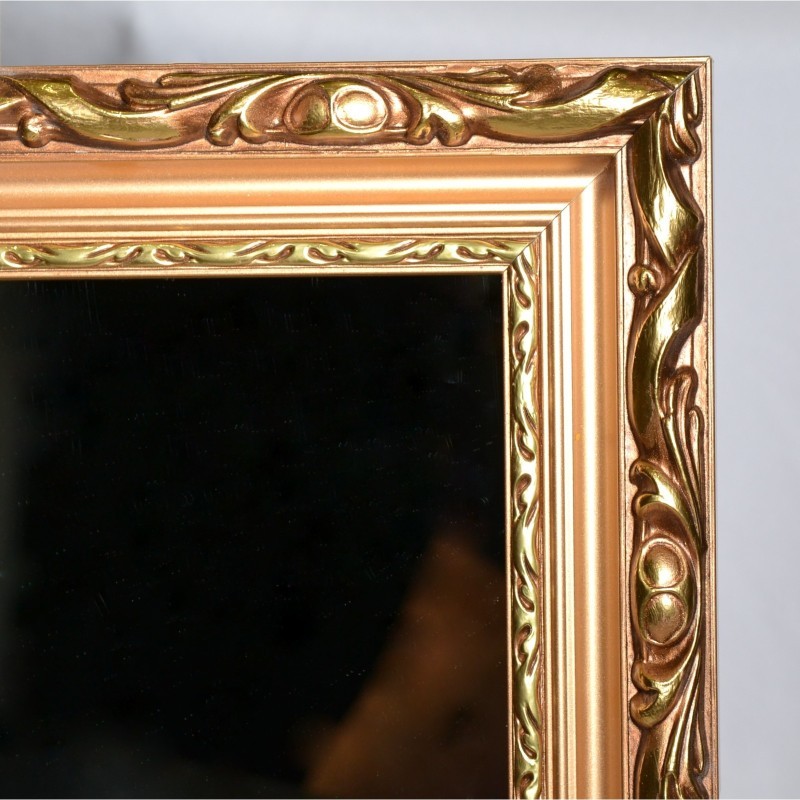 Miroir dans un cadre en bois doré ornementé - 5004003