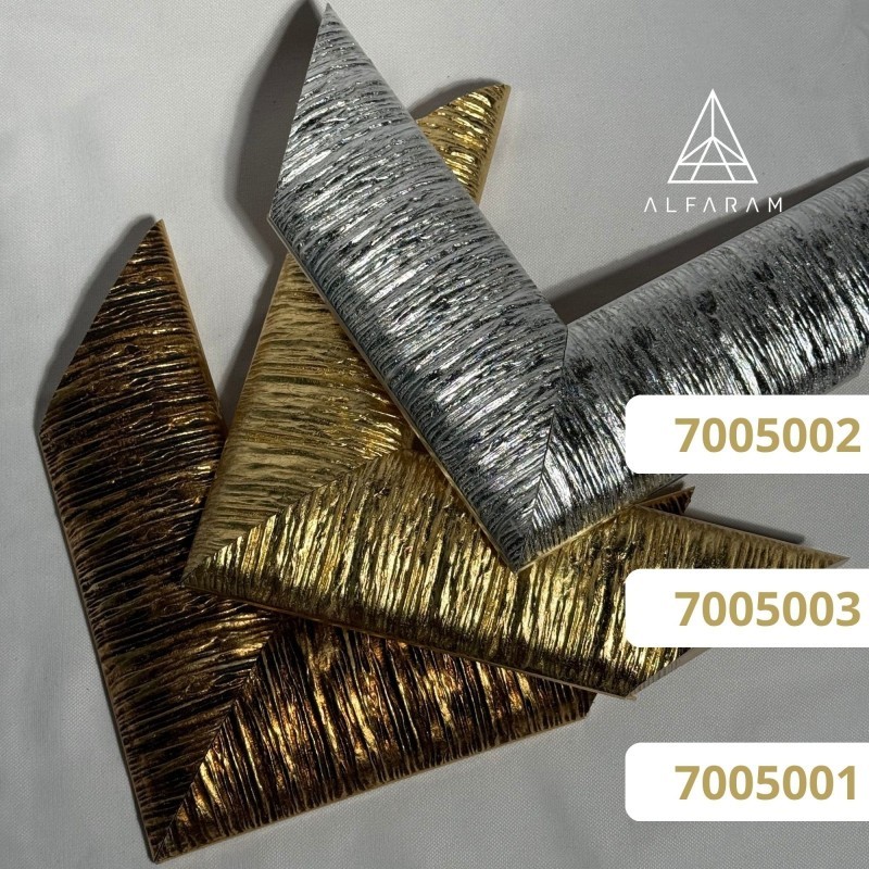 Miroir moderne dans un cadre en bois riche - 7005 - couleur du cadre au choix