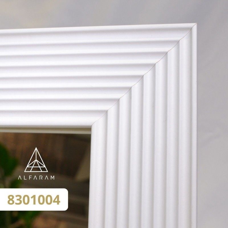 Miroir dans un cadre en bois – 8301 – couleur du cadre au choix