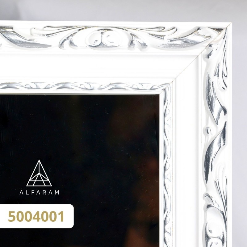 Miroir dans un cadre en bois blanc ornementé - 5004001