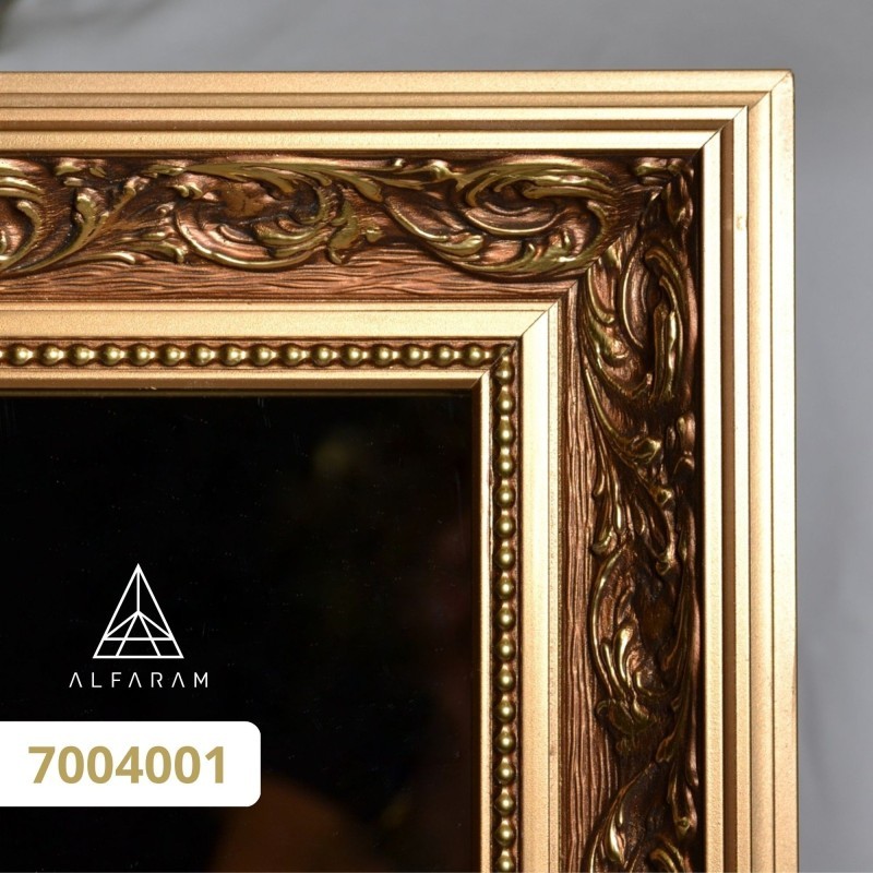 Miroir dans un cadre ornementé décoré - 7004001