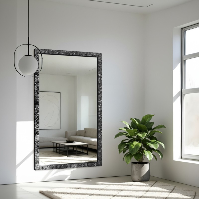 Miroir dans un large cadre en bois argenté – 9502001