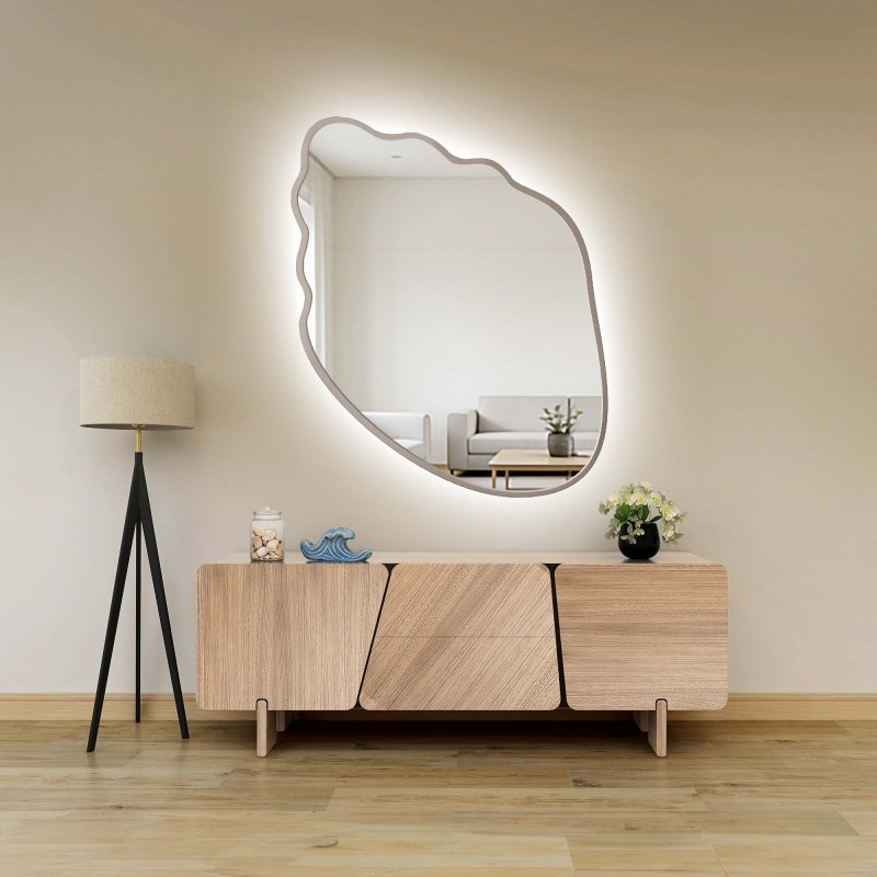 Miroir aux formes organiques, avec cadre en MDF couleur cachemire et éclairage intégré - MARIS SHELL LED DANS SON CADRE