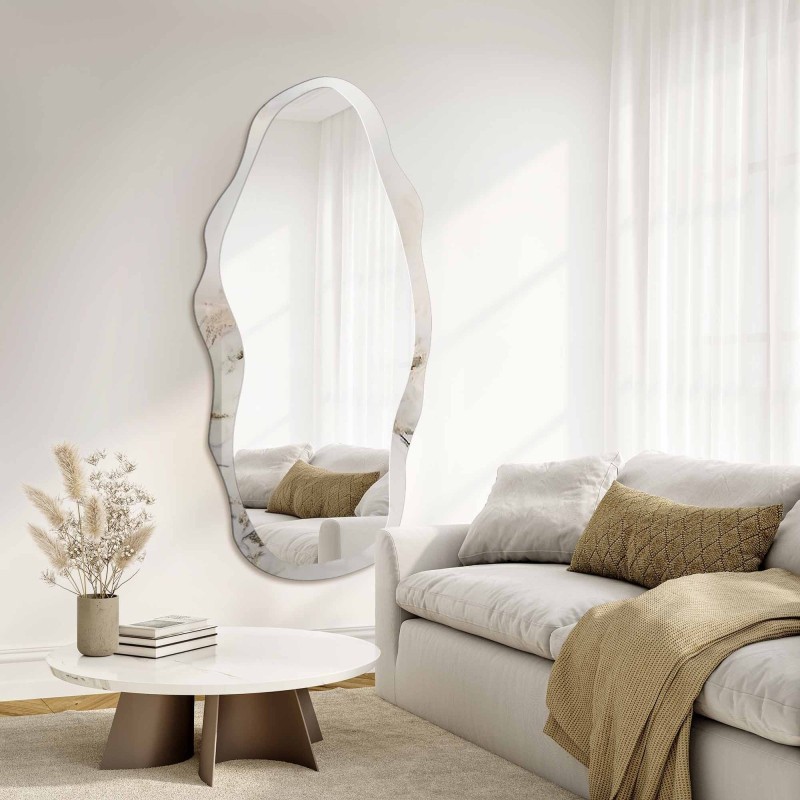 Miroir irrégulier sur marbre blanc et doré – MARBLE AMBER