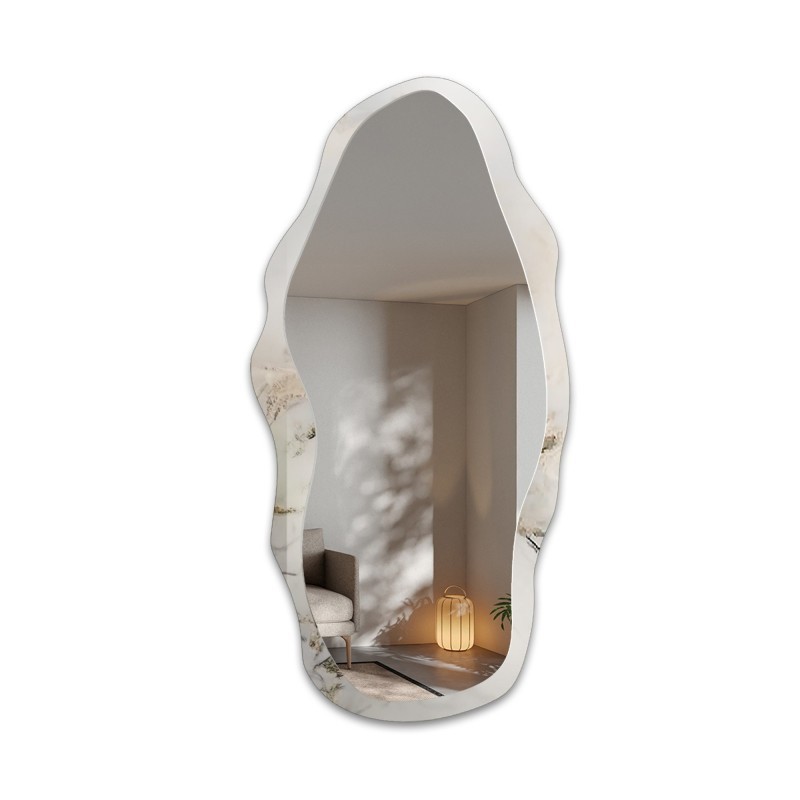 Miroir irrégulier sur marbre blanc et doré – MARBLE AMBER