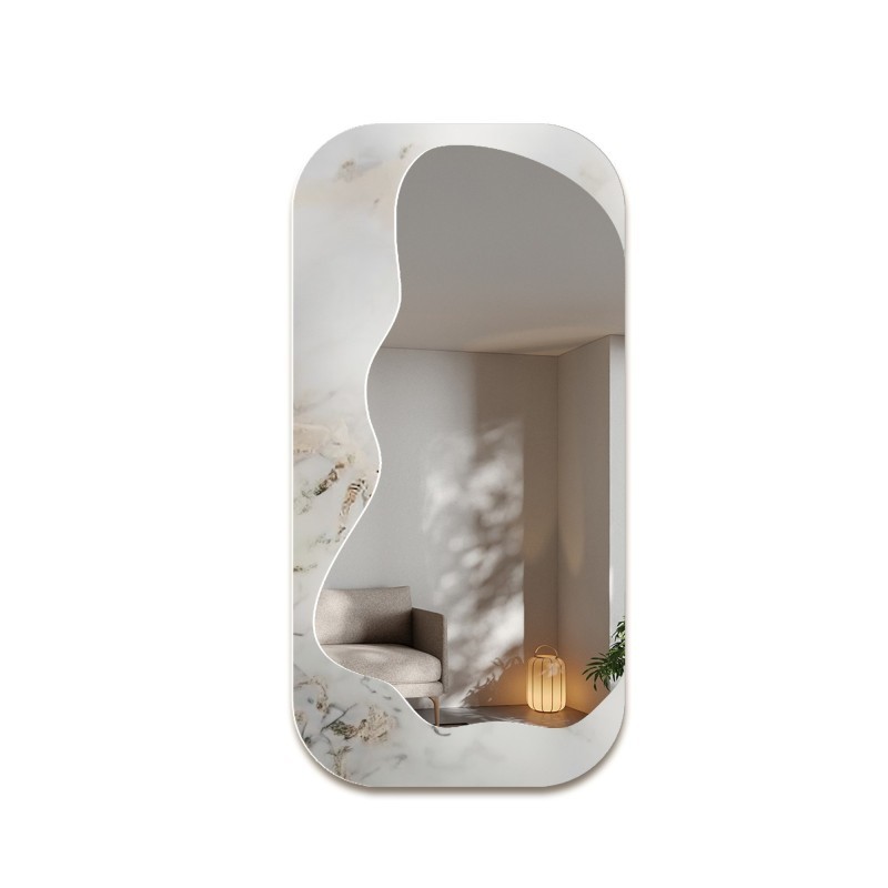 Miroir irrégulier sur marbre blanc et doré – MARBLE ZARI