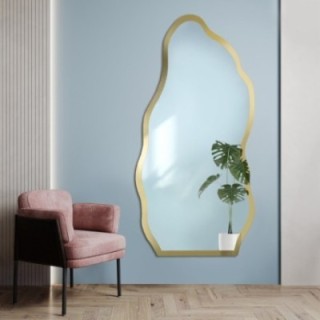 Miroir irrégulier dans un cadre en or brillant - AURO II SHINE