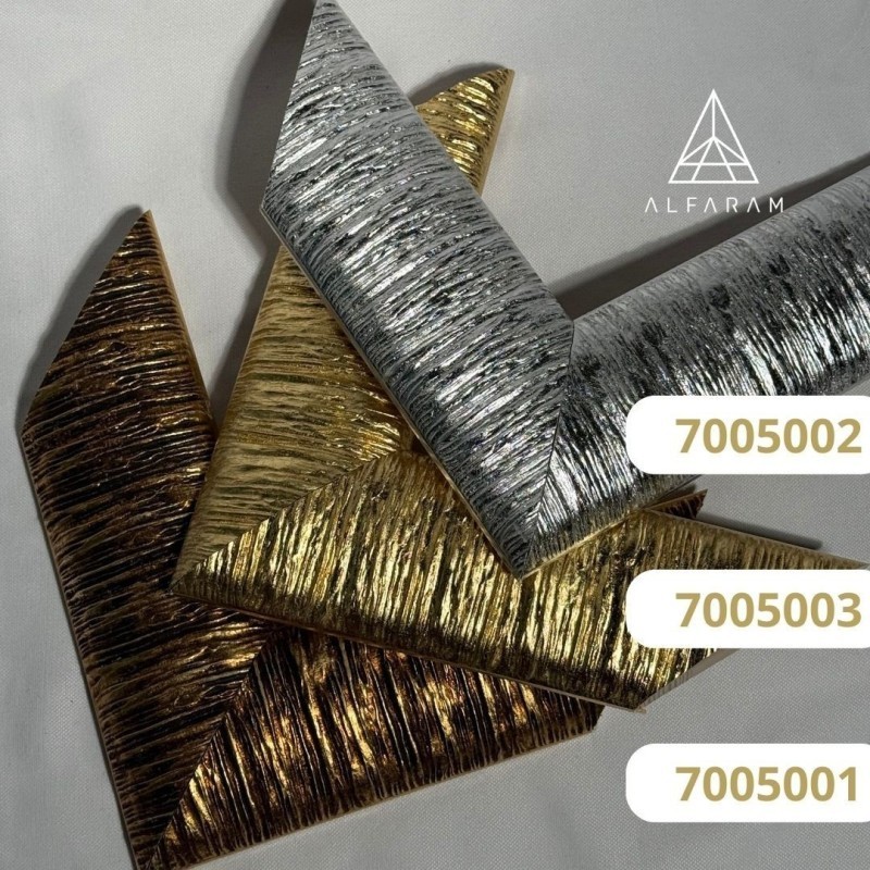 Miroir moderne dans un cadre en bois riche - 7005 - couleur du cadre au choix