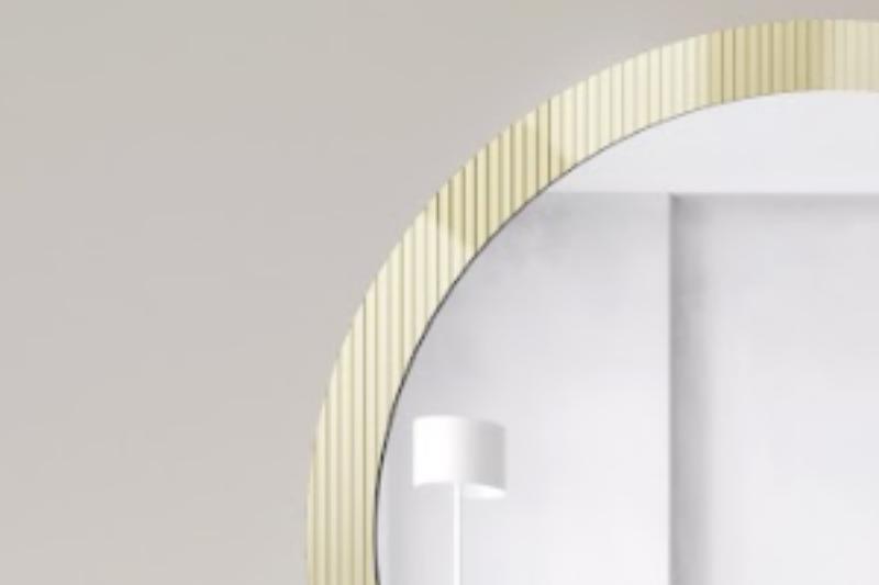 Verre ornemental doré